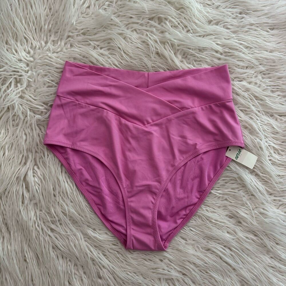 Aerie High Rise Full Coverage Crossover Bikini Bottom
Raspberry Peak Medium